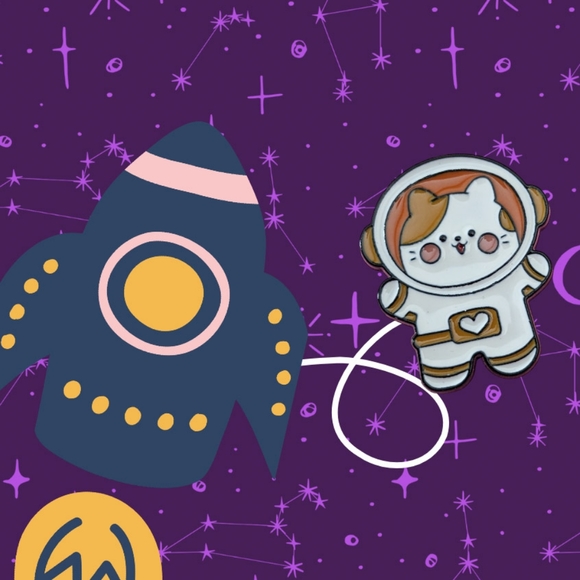 Astronaut Kitty Pin - Picture 4 of 4
